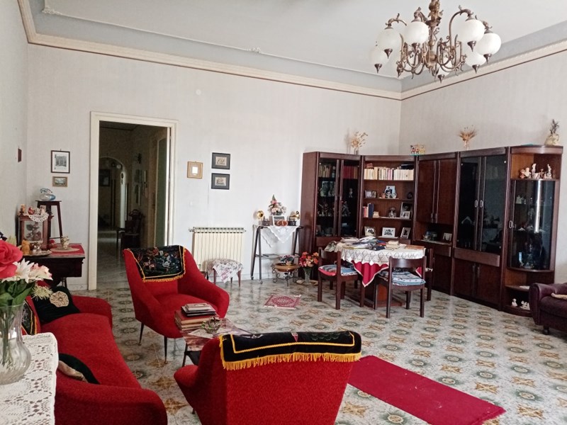 Casa Indipendente in Vendita a Vizzini, zona via Fonia, 39'000€, 290 m², arredato