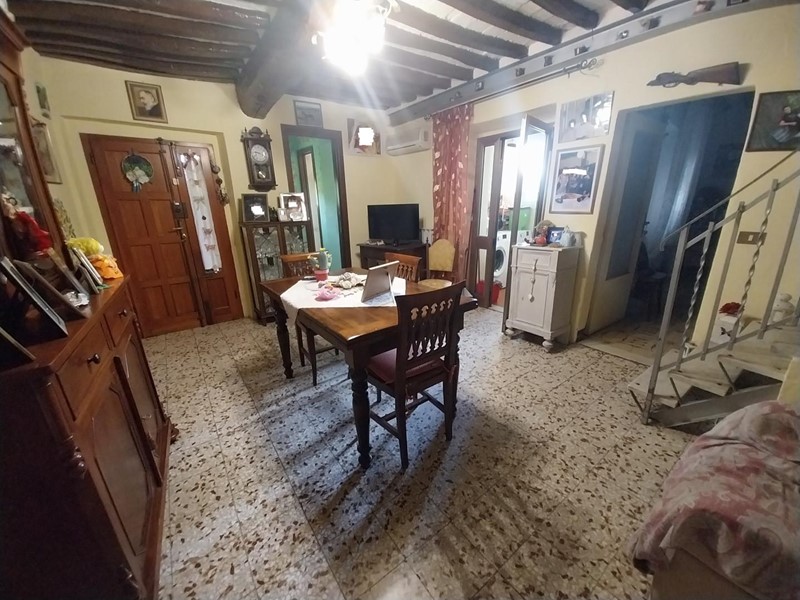 Casa Indipendente in Vendita a Calci, 149'000€, 160 m²