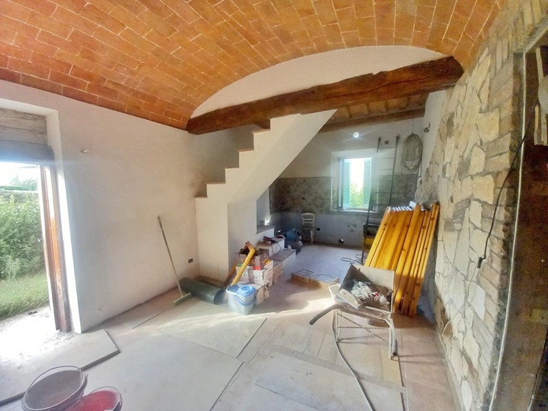 Villa bifamiliare in Vendita a Castelfiorentino, zona Petrazzi, 175'000€, 88 m²