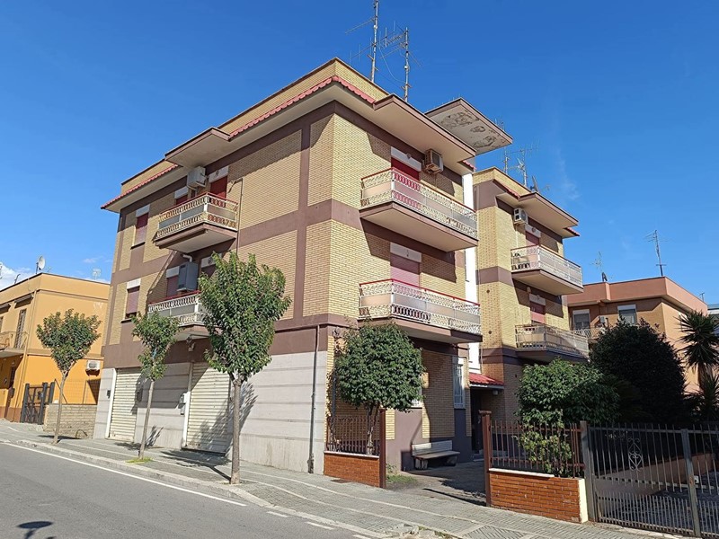 Trilocale in Vendita a Aprilia, 126'000€, 100 m², arredato
