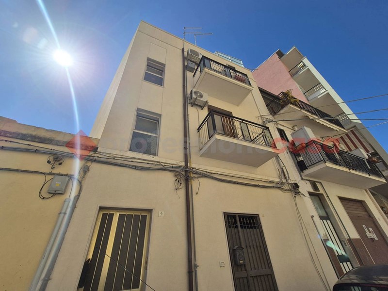 Bilocale in Vendita a Siracusa, 108'000&euro;, 75 m², arredato