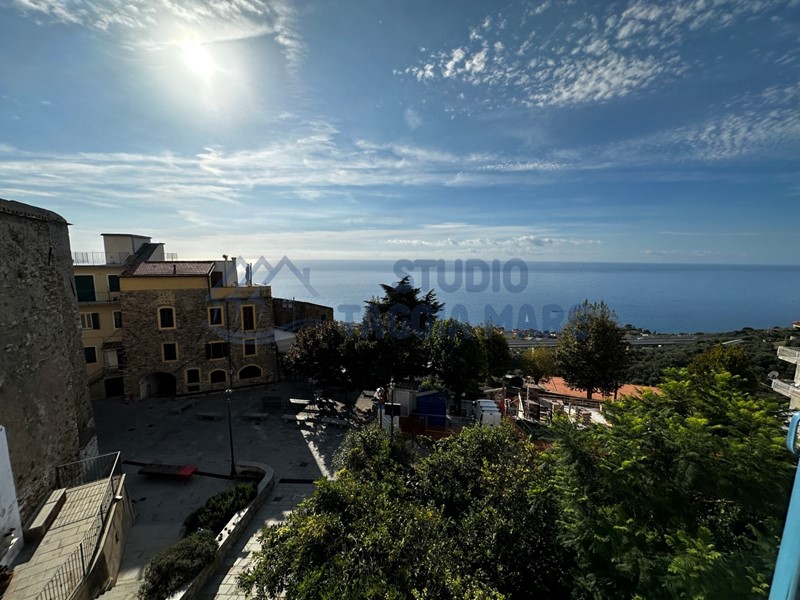 Appartamento in Vendita a Costarainera, 299'000€, 120 m²