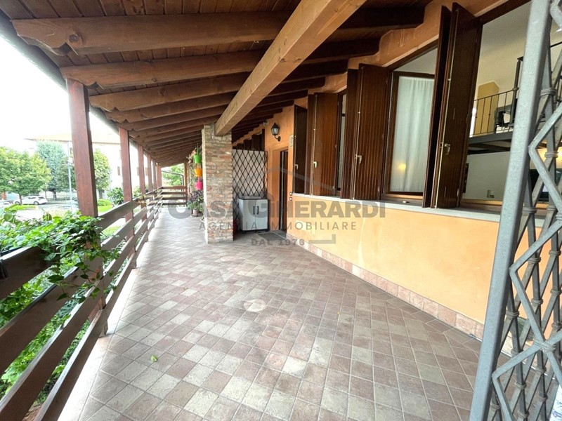 Bilocale in Vendita a Ponte San Pietro, 170'000€, 80 m², arredato, con Box