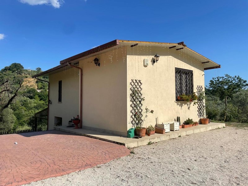Quadrilocale in Vendita a Guidonia Montecelio, zona Guidonia, 225'000€, 110 m²