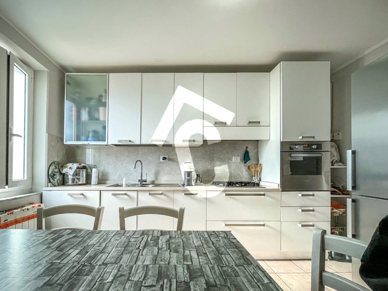 Trilocale in Vendita a Jesi, zona ZONA 3A, 90'000€, 66 m²