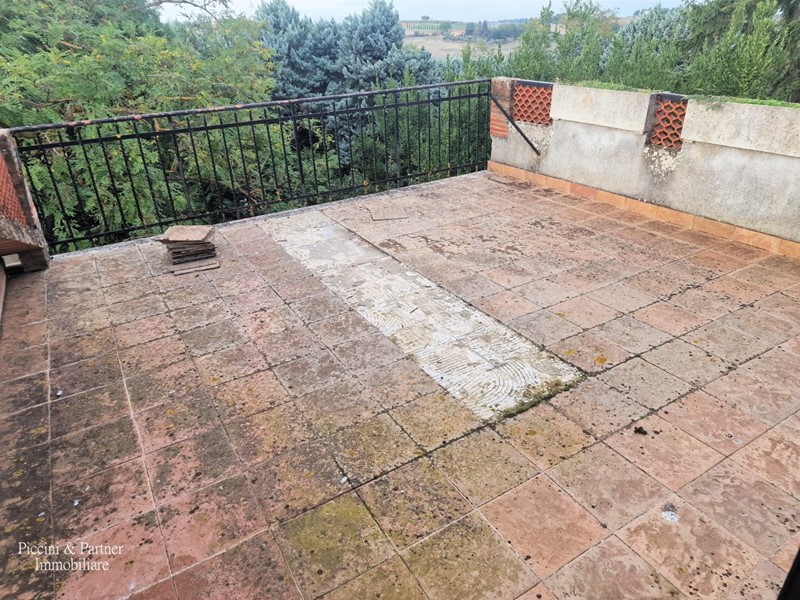 Appartamento in Vendita a Castiglione del Lago, zona Villastrada, 70'000€, 100 m², con Box