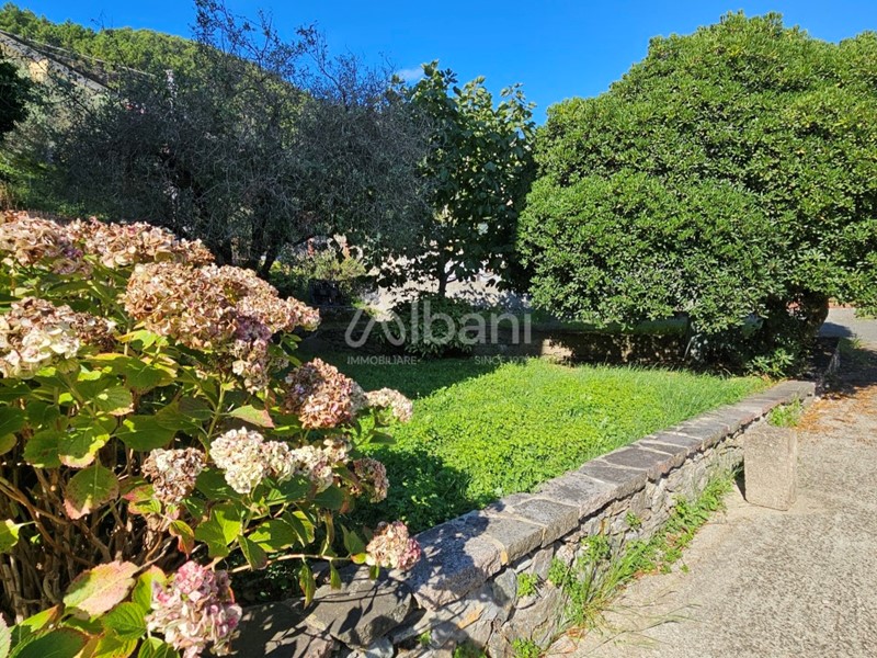 Casa Indipendente in Vendita a Ameglia, zona Ameglia centro storico, 350'000&euro;, 350 m²