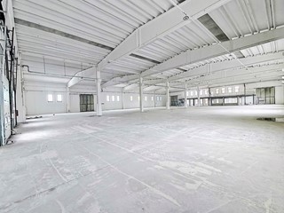 Capannone in Affitto a Altopascio, 16'000€, 2200 m²
