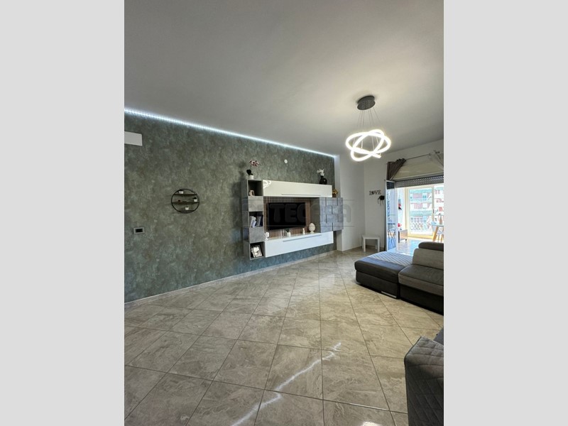 Appartamento in Vendita a Siracusa, 185'000&euro;, 130 m², con Box