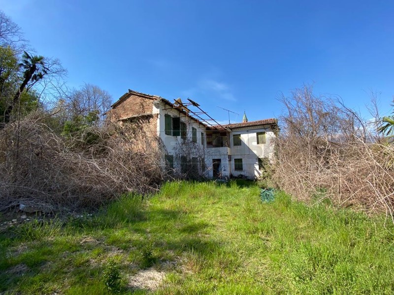 Rustico in Vendita a San Zenone degli Ezzelini, 150'000€, 300 m²