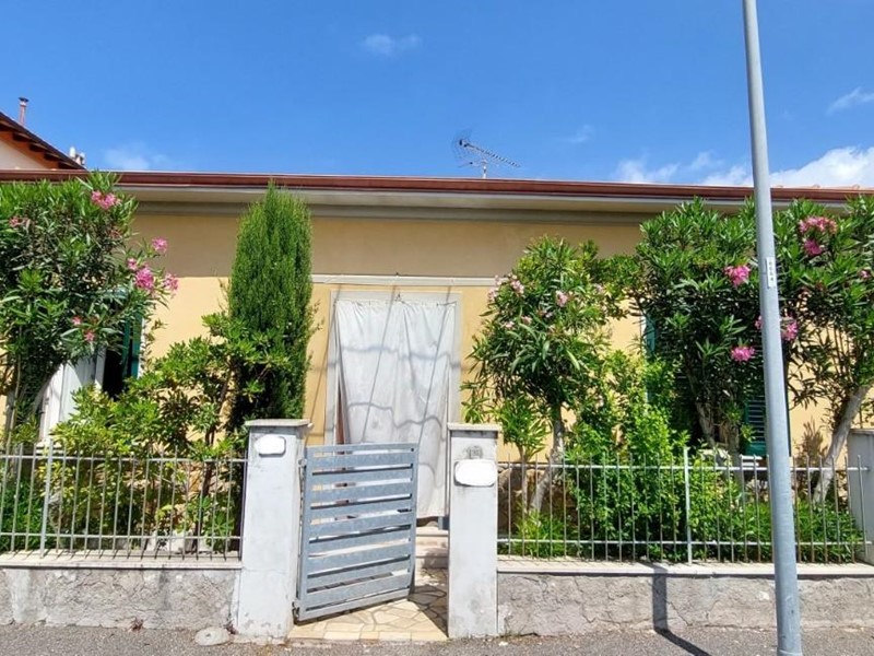 Casa Indipendente in Vendita a Rosignano Marittimo, zona Rosignano Solvay, 495'000€, 120 m², con Box