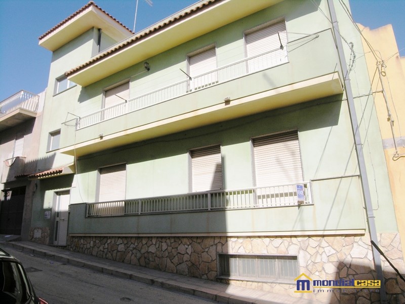 Casa Indipendente in Vendita a Pachino, 235'000€, 450 m²
