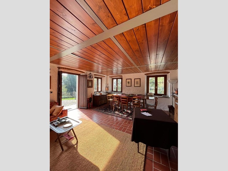 Villa in Vendita a Alta Valle Intelvi, 270 m²