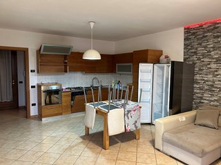 Villetta a schiera in Vendita a Crespano del Grappa, 205'000€, 170 m², arredato