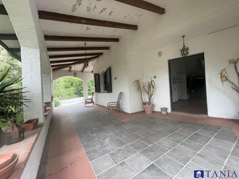 Casa Indipendente in Vendita a Carrara, 630'000€, 350 m²