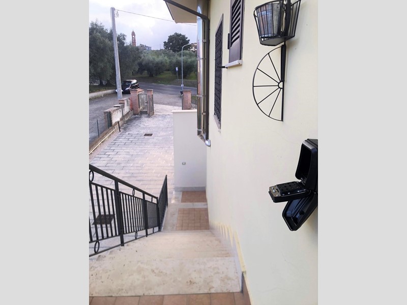 Appartamento in Vendita a Castiglione del Lago, zona Sanfatucchio, 175'000€, 95 m², con Box