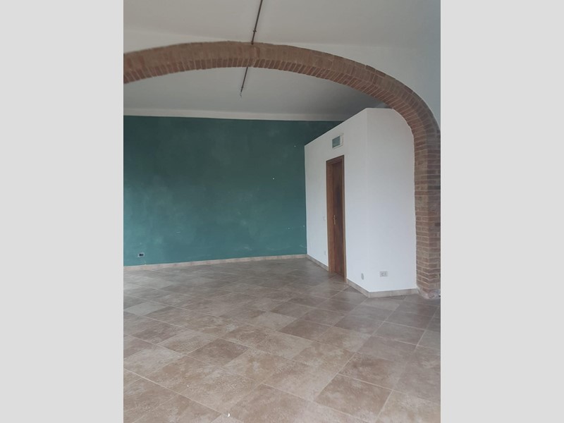 Immobile commerciale in Vendita a Chiusdino, zona Ponte Feccia, 40'000&euro;, 44 m²