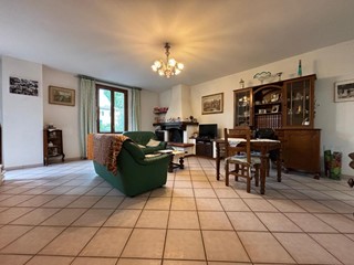 Villa bifamiliare in Vendita a Empoli, 295'000€, 115 m², con Box