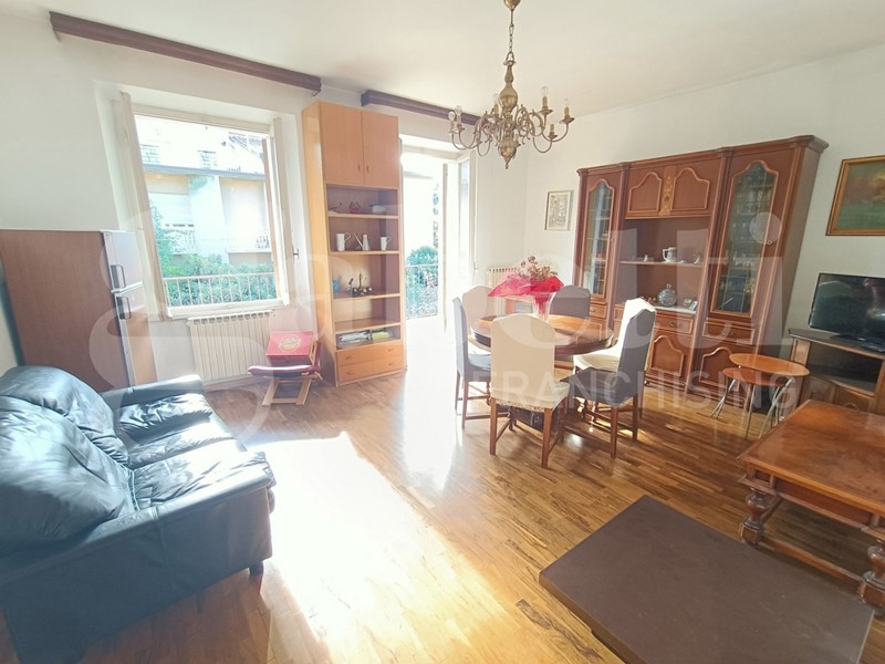 Trilocale in Vendita a Deruta, 60'000€, 90 m²
