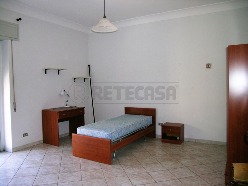 Appartamento in Affitto a Caltanissetta, 140&euro;, 125 m², arredato