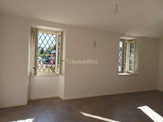 Ufficio in Affitto a Pescate, zona Pescalina, 630€, 65 m²
