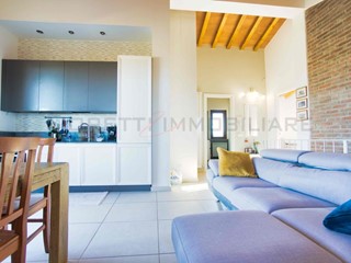 Trilocale in Vendita a Campiglia Marittima, zona Venturina, 253'000&euro;, 79 m², arredato, con Box