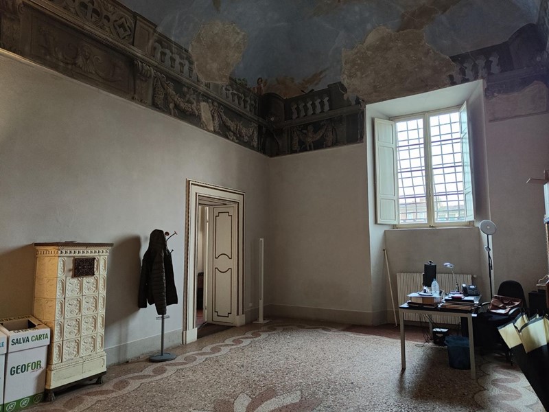 Ufficio in Affitto a Pisa, 1'800€, 180 m²