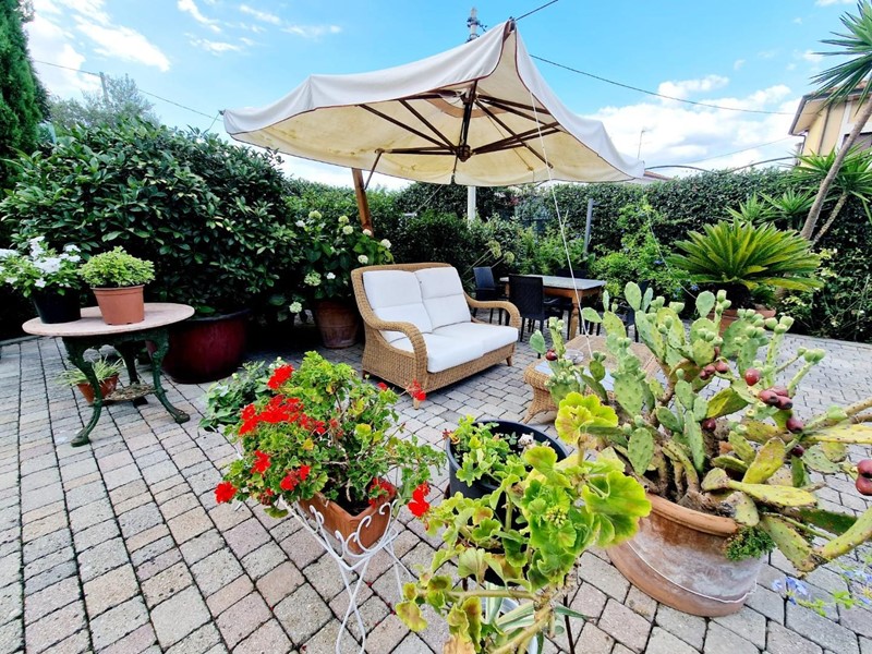 Quadrilocale in Vendita a Ameglia, zona Bocca di Magra, 270'000&euro;, 61 m², arredato