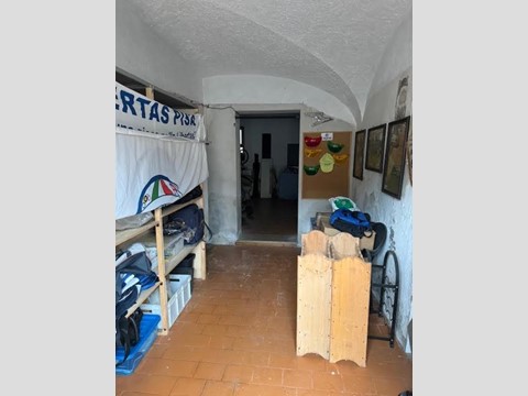 Immobile commerciale in Vendita a Calci, 62'000€, 120 m²