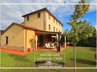 Casale in Vendita a Vinci, 365'000€, 130 m²