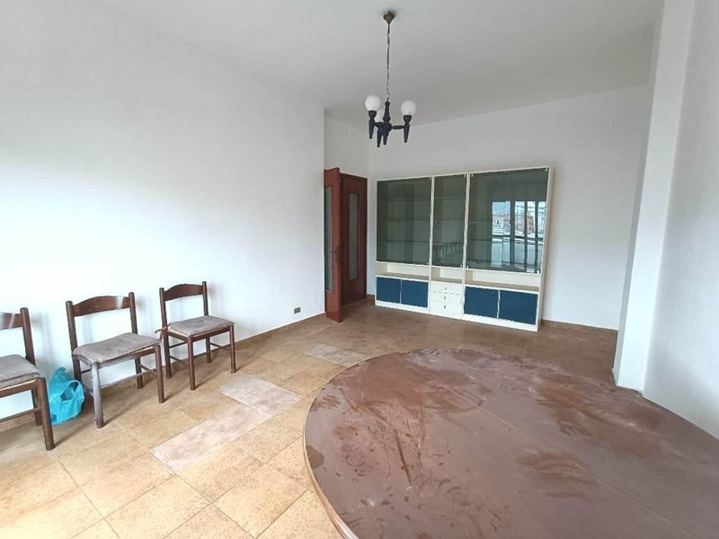 Quadrilocale in Vendita a Carrara, zona Marina di Carrara, 180'000€, 90 m²