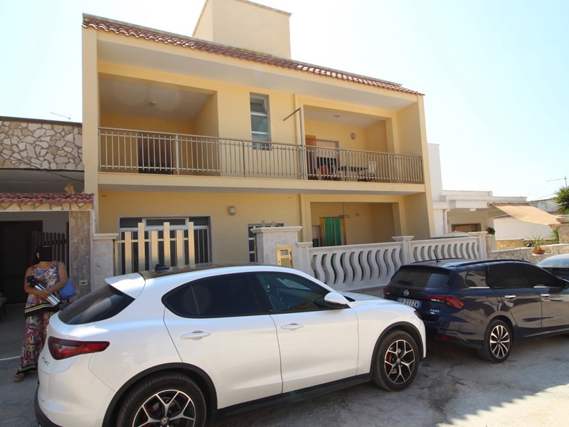 Casa Indipendente in Vendita a Manduria, 210'000€, 220 m²
