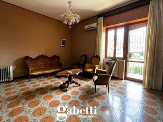 Appartamento in Vendita a Pastorano, 105'000€, 260 m²