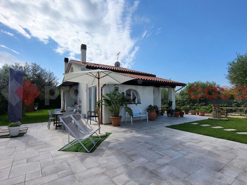 Villa in Vendita a Cecina, 550'000€, 180 m², arredato