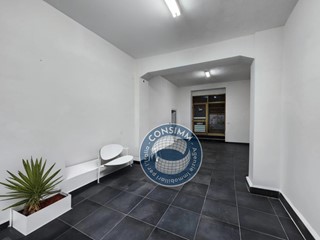 Immobile commerciale in Affitto a Lamezia Terme, 700€, 90 m²