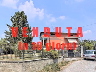 Villa in Vendita a Erbusco, 195'000€, 252 m², con Box