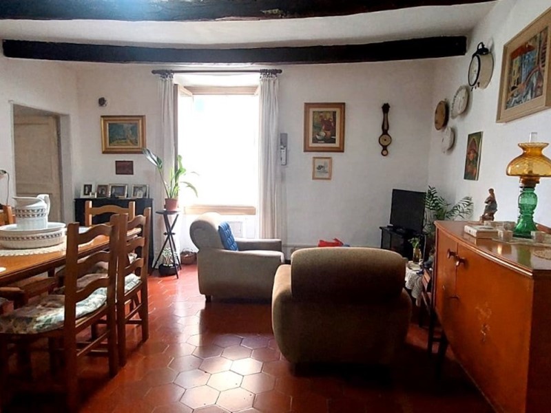 Quadrilocale in Vendita a Imperia, zona Porto Maurizio, 122'000€, 80 m²