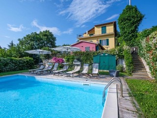 Casa Indipendente in Vendita a Castellina Marittima, 700'000€, 260 m², con Box