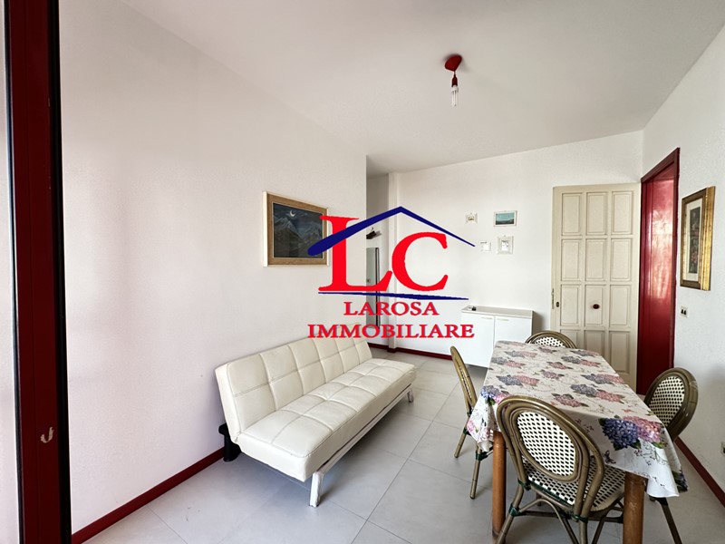 Quadrilocale in Vendita a Melendugno, zona Torre Dell'orso, 85'000€, 44 m²