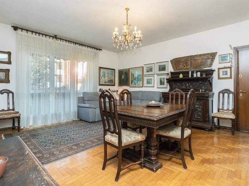 Appartamento in Vendita a Bergamo, zona Redona, 189'000€, 124 m²