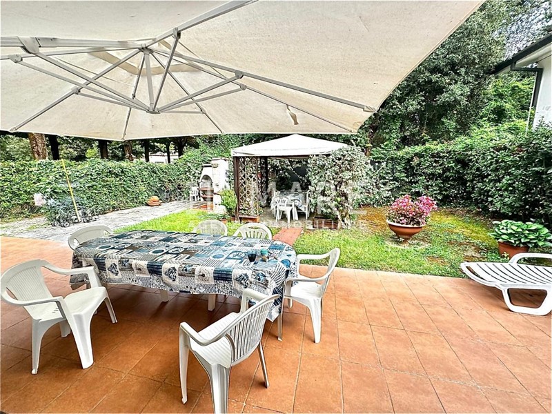 Casa Indipendente in Vendita a Massa, zona Ronchi, 390'000&euro;, 85 m², arredato
