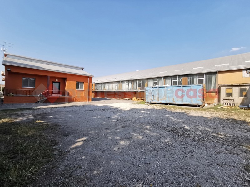 Villa in Vendita a Casaleone, 169'000€, 985 m²