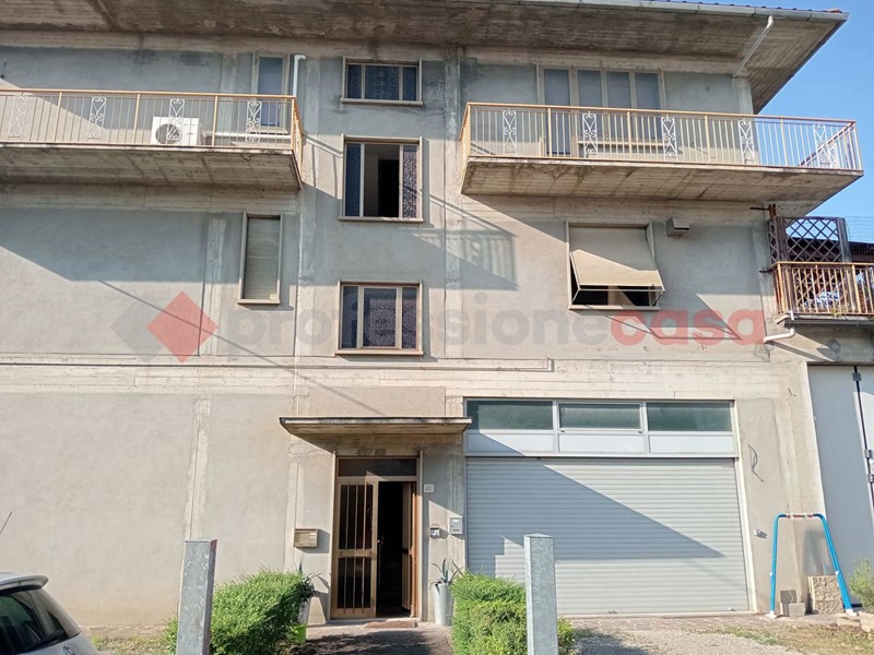 Appartamento in Vendita a Arezzo, 230'000&euro;, 195 m²