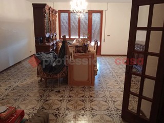 Appartamento in Vendita a Arezzo, 230'000€, 195 m²