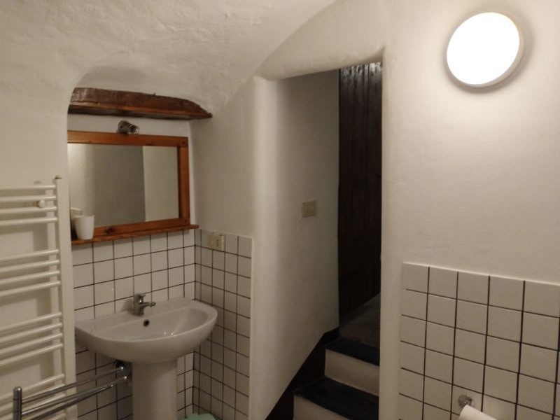 Casa Semi Indipendente in Vendita a Pietrabruna, 90'000€, 128 m²