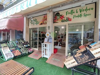 Attività commerciale in Vendita a Pisa, zona Tirrenia, 25'000€, 100 m²