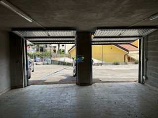 Box in Vendita a Andora, zona Marina Di Andora, 55'000€, 38 m², con Box