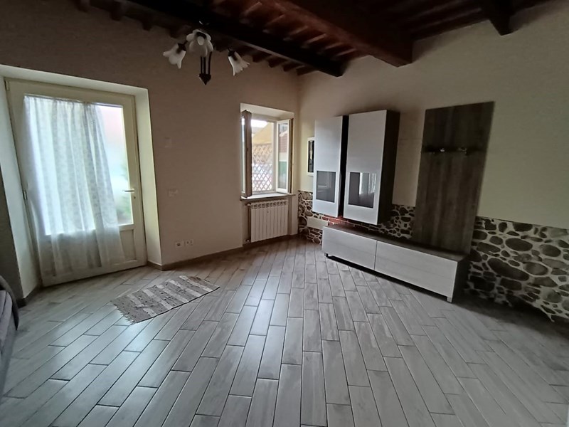 Casa Semi Indipendente in Vendita a Capannori, zona Lammari, 198'000€, 135 m², arredato