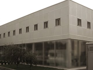 Immobile commerciale in Vendita a Salò, zona CUNETTONE, 1'200'000€, 650 m², arredato