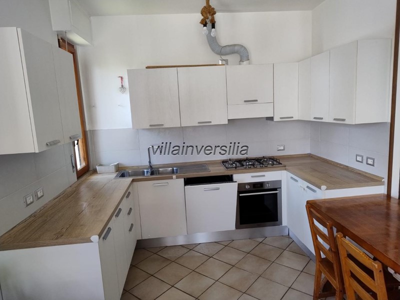 Appartamento in Vendita a Pietrasanta, zona Marina di Pietrasanta, 580'000€, 140 m², arredato